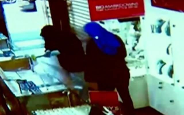 Victoria Police and industry groups are addressing the spate of jewellery store armed robberies. Image courtesy: Seven News/<em>Fairfax Media</em>