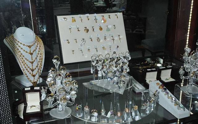 Police recently raided a jewellery store in Perth believed to be full of 'stolen' jewellery. Image courtesy: Image courtesy: <a href="https://www.facebook.com/WA.Police" target="_blank">Facebook/WA Police</a>