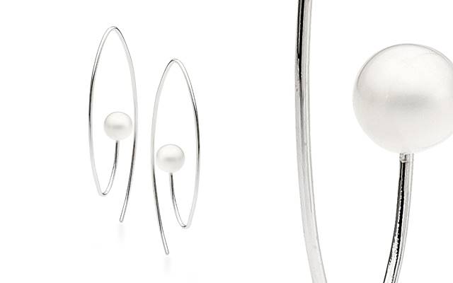 Ikecho Pearls’ freshwater pearl hook earrings