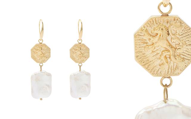 Amber Sceats Kora earrings with irregular pearls.