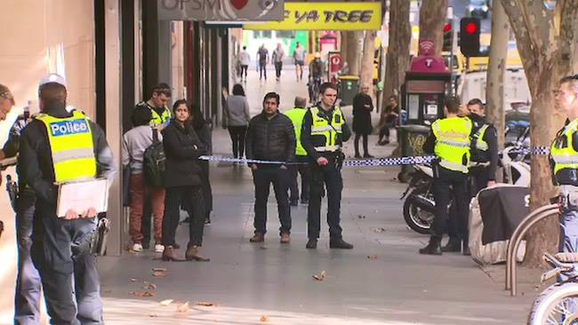 Police cordon off the street outside Melbourne Gold Company following the robbery on Monday. Image credit: Nine