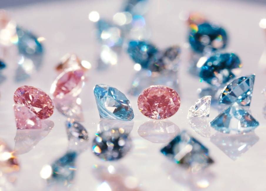 De Beers-owned Lightbox Jewelry has announced it is expanding into two-carat blue, pink, and white lab-created diamond jewellery.