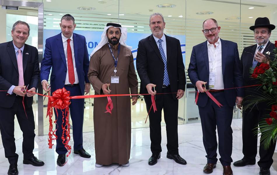 Opening the new office were senior representatives and government officials from DMCC, WFDB, IDE and the Israeli Consulate. Left to right: Ilan Shtulman, consul general of Israel in Dubai, Boaz Moldawsky, President of IDE, Ahmed Bin Sulayem, executive chairman and CEO of DMCC; Yoram Dvash, Preside