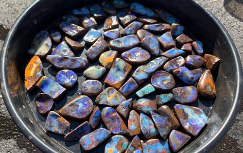 Organised by the Queensland Boulder Opal Association (QBOA), the event – now ninth year of the competition – will be held at The Waltzing Matilda Museum in Winton and open to Australian opal designers and jewellers.