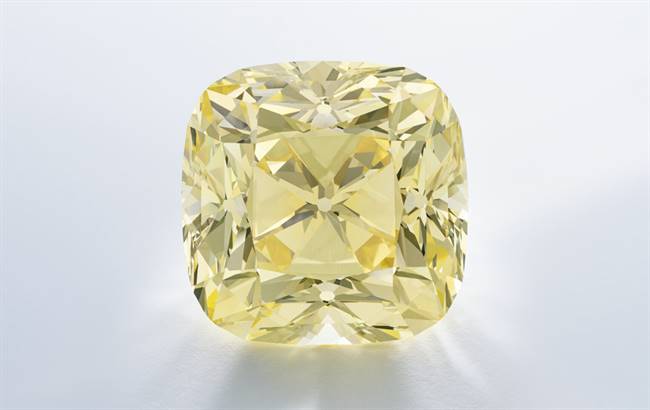 The diamond received its name after it was first auctioned in 1918 for the benefit of the British Red Cross Society and the order of St. John which uses the symbol of the Maltese Cross.