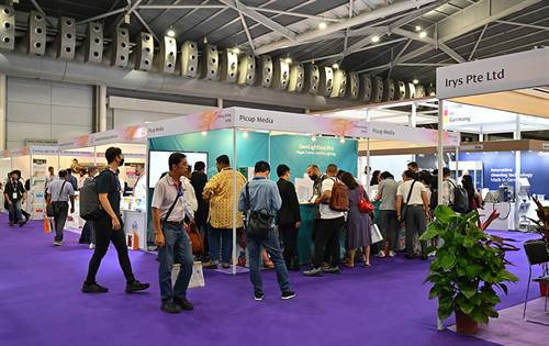 Jewellery & Gem World Singapore 2022: The halls were filled with exhibitors for services, equipment and finished jewellery. Image: Informa