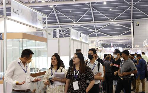 Jewellery & Gem World Singapore 2022: The halls were filled with exhibitors for services, equipment and finished jewellery. Image: Informa