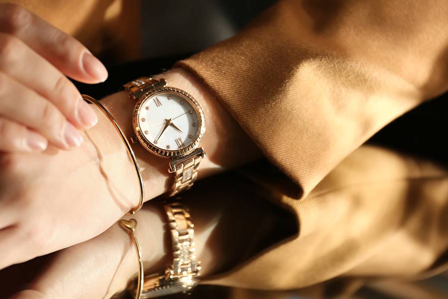 A survey found that luxury watch consumers fall into four ‘common’ identities: classic timeless, fashionable professionals, luxury watch hobbyists, and collectors/investors.