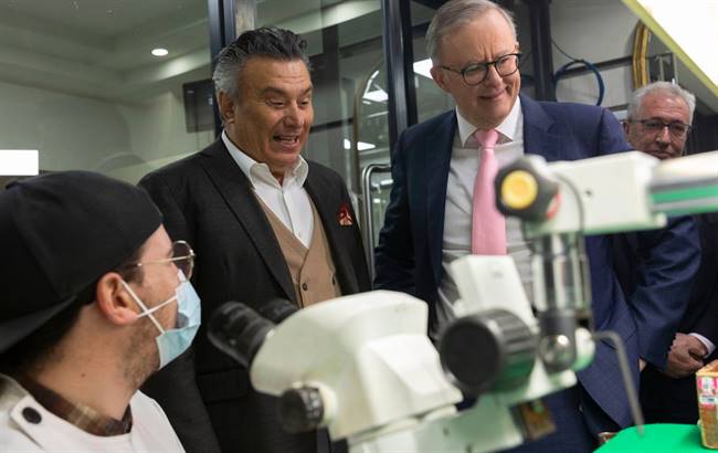 Prime Minister Anthony Albanese tours the Cerrone facility, visiting the apprentice desks in Leichhardt. | Source: Cerrone