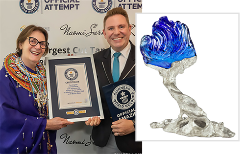 Artist Naomi Sarna carved the 703-carat blue tanzanite “L’Heure Bleu” in 2013. Following an official weigh-in on 9 March at the Rice Northwest Museum of Rocks and Minerals in Oregon, the gemstone is now the new record holder. | Source: National Jeweler