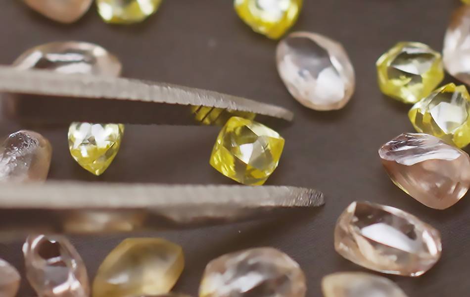 The world’s largest diamond mining company, the De Beers Group, has recorded a revenue decline in its third sales cycle of the year. | Source: De Beers