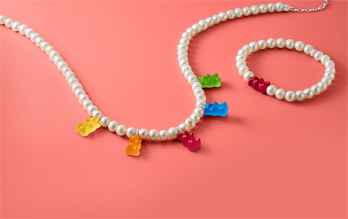 Thomas SABO x HARIBO has been launched – a new jewellery collection showcasing the iconic ‘Goldbears’ fruit gummies in unique and colourful designs. | Source: Thomas Sabo