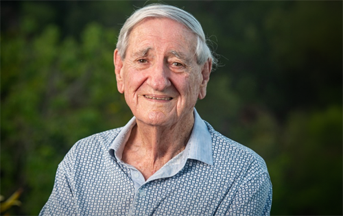 Graham Jackson on his 90th birthday,  one of the Australian jewellery industry's most respected contributors, passed away last Thursday at the age of 92.