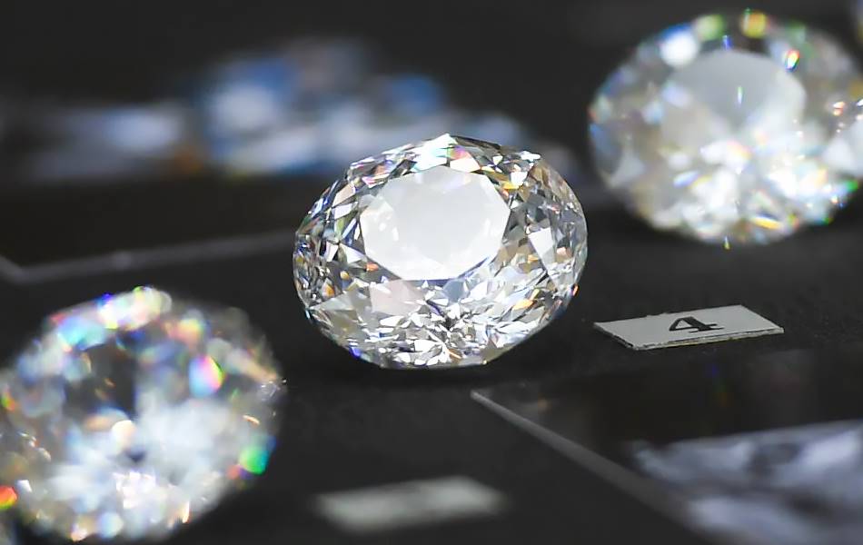 The world’s largest diamond producer, the De Beers Group, has called for a one-year extension on the G7 sanctions against the Russian diamond industry. | Source: Sputnik / Kirill Kallinikov