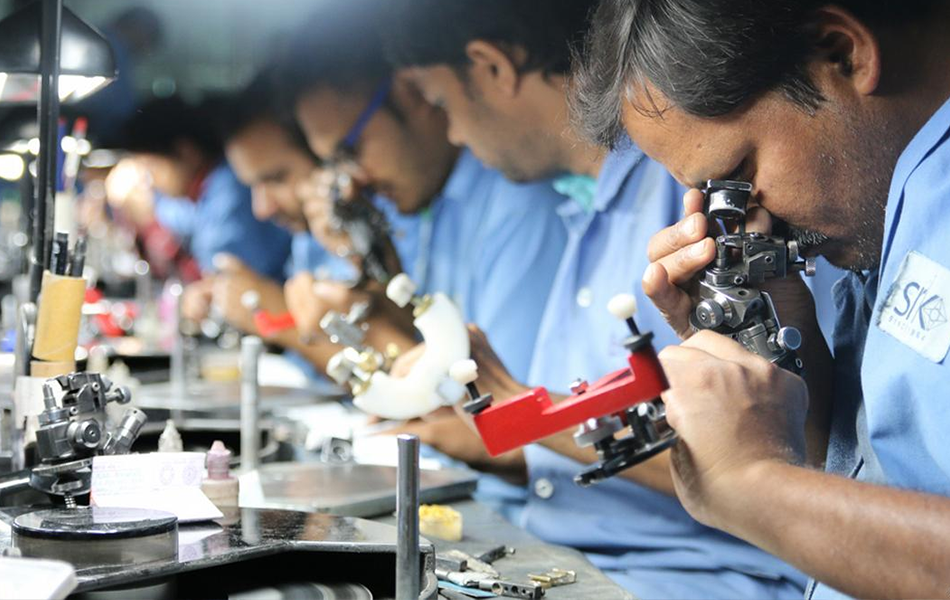 India’s diamond industry will not pursue a pause on rough imports despite prevailing concerns in the market surrounding weak demand. | Source: Al Balsan/DW André