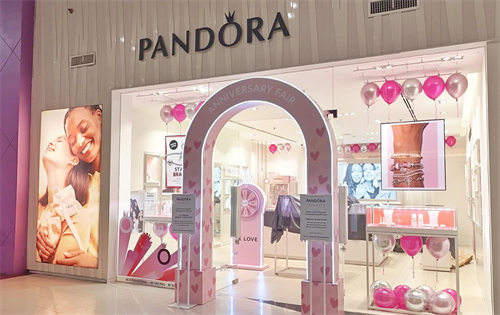 The world’s largest mass-market jewellery brand, Pandora, has refuted recent suggestions that it plans to enter the engagement jewellery market. | Source: Pandora