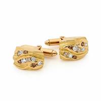 18-carat yellow gold cufflinks.