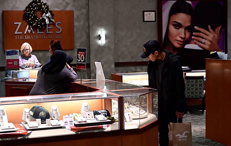 The world’s largest retailer of diamond jewellery, Signet Jewelers, has reported a decline in third-quarter sales. | Source: The Wall Street Journal