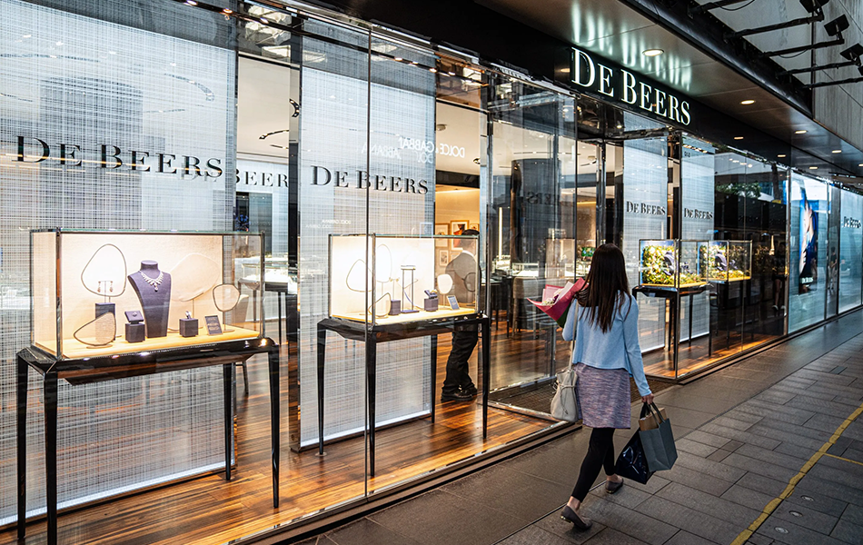 A new report has documented increasing pressure on the De Beers Group as the diamond industry navigates the economic downturn. | Source: Fortune/Lam Yik