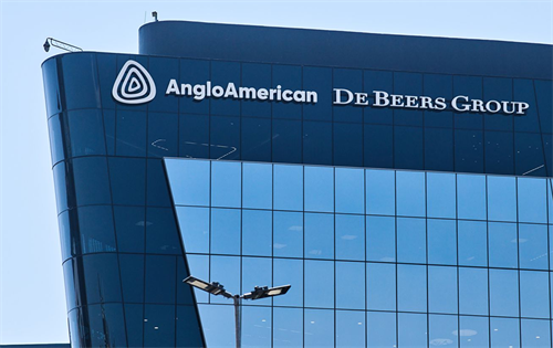 Anglo American, the parent company of the De Beers Group, has written down the diamond producer’s book value by $USD2.88 billion ($AUD4.52 billion). | Source: Investopedia/Waldo Swiegers