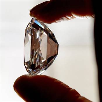 Side view of the 76-carat Archduke Joseph diamond