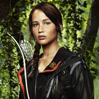 Protoganist Katniss Everdeen with Mokingjay pin