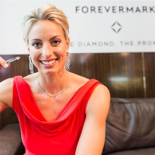 Australian Diamond’s netball captain Laura Geitz was on hand to display the diamond to guests