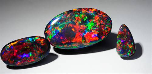 Damien Cody, director Cody Opal, recently hosted a webinar which was viewed by more than 7,000 retailers and wholesalers in China. Image: Black opals, courtesy Cody Opal.