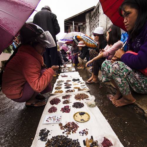 Mogok stone tract market