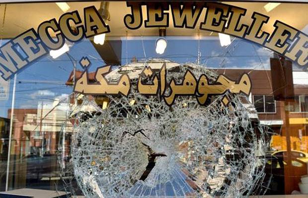 Up to $50,000 in gold jewellery is believed to have been stolen from Mecca Jewellery in Melbourne