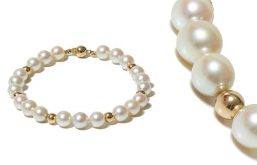 Broken Bay Pearls' akoya pearl bracelet