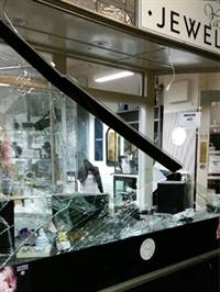 Thieves broke into Yass Jewellers by smashing the front window