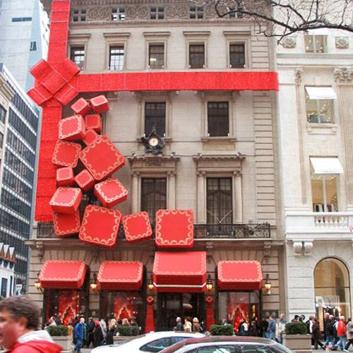    New York's Cartier display goes beyond windows!