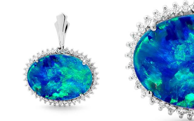 Opals Australia’s light opal pendant