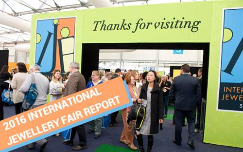 Visitors pour into the Sydney Exhibition Centre @ Glebe Island